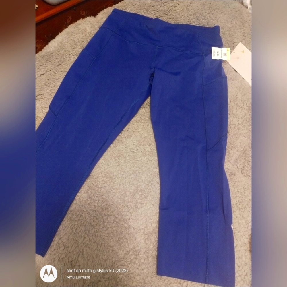 Lululemon Athletica Lark Blue Fast Free Crop Size 10 Pockets BNWT